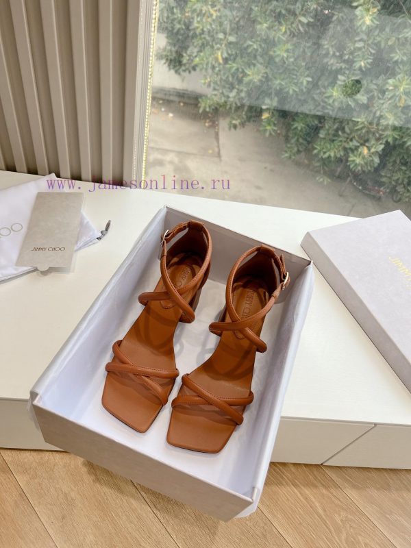Purchasing level for early spring 2024 Jimmy Choo. Jimmy Zhou recommends simple straight strtd7j20w5