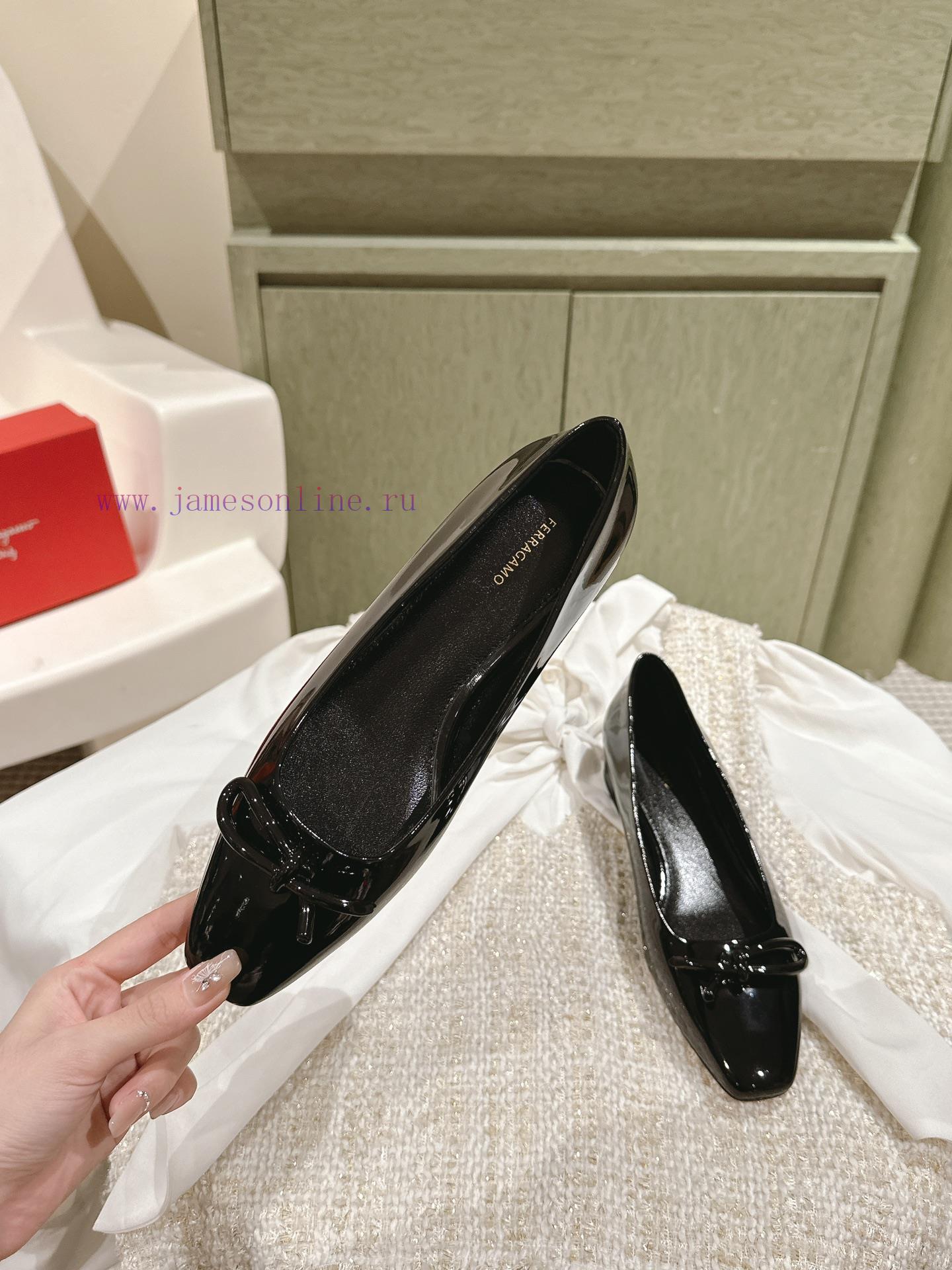 | ²⁰²4 ?? ??Ferragam"Ferragamo Spring/Summer Collection's new product features a square bt2dsw2j3 - Image 3