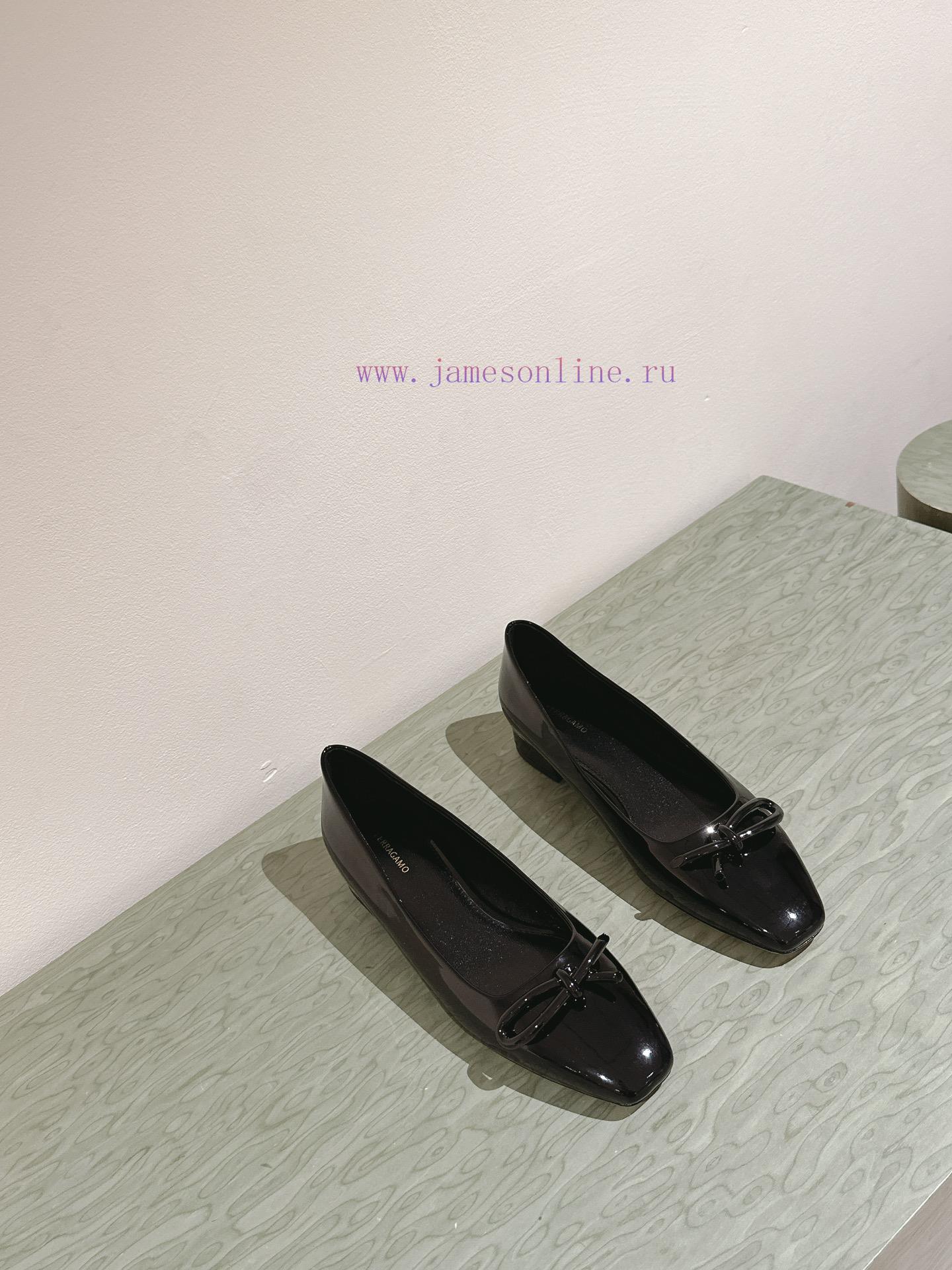| ²⁰²4 ?? ??Ferragam"Ferragamo Spring/Summer Collection's new product features a square bt2dsw2j3 - Image 8