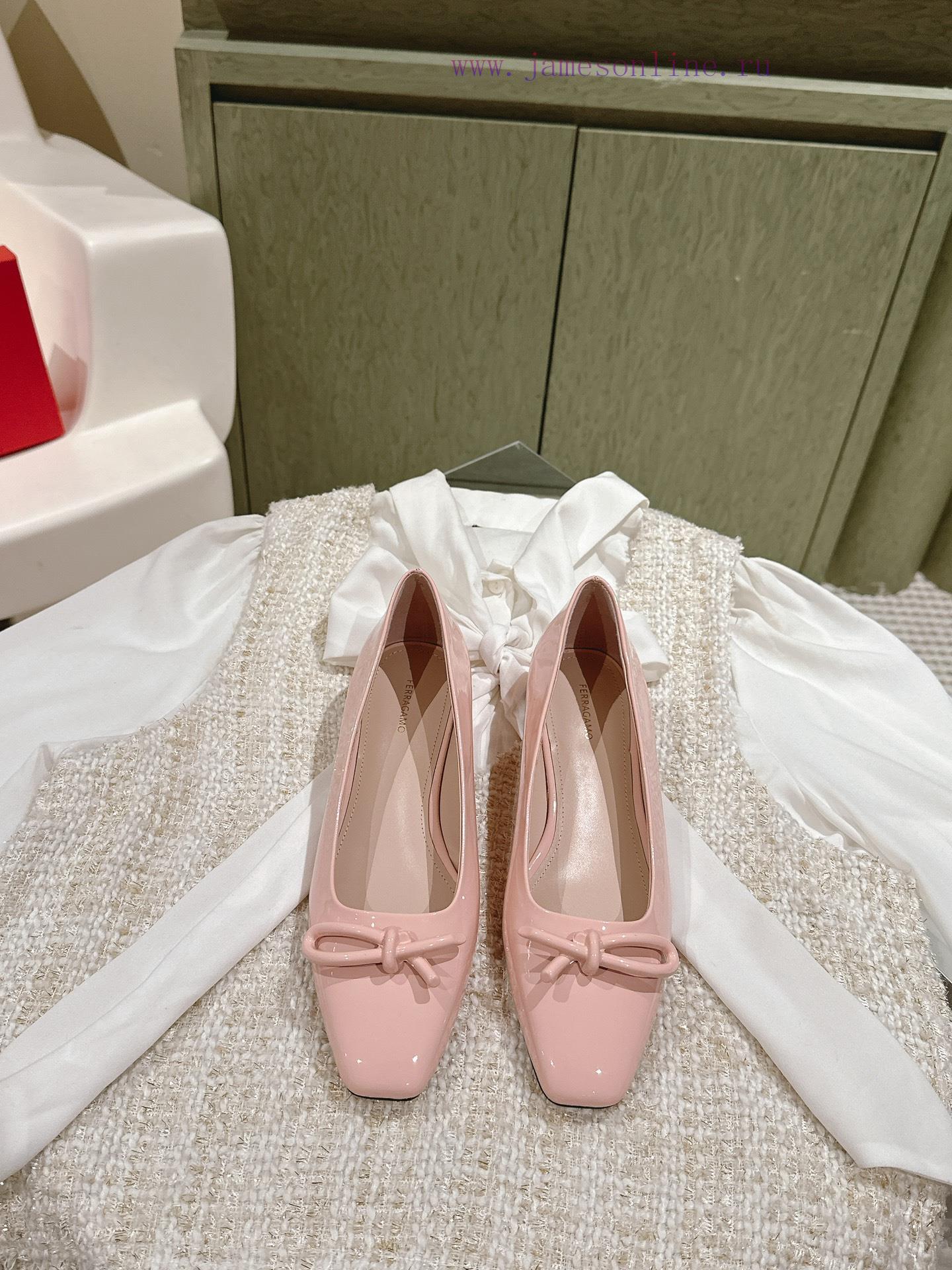 | ²⁰²4 ?? ??Ferragam"Ferragamo Spring/Summer Collection's new product features a square b10vkvikx