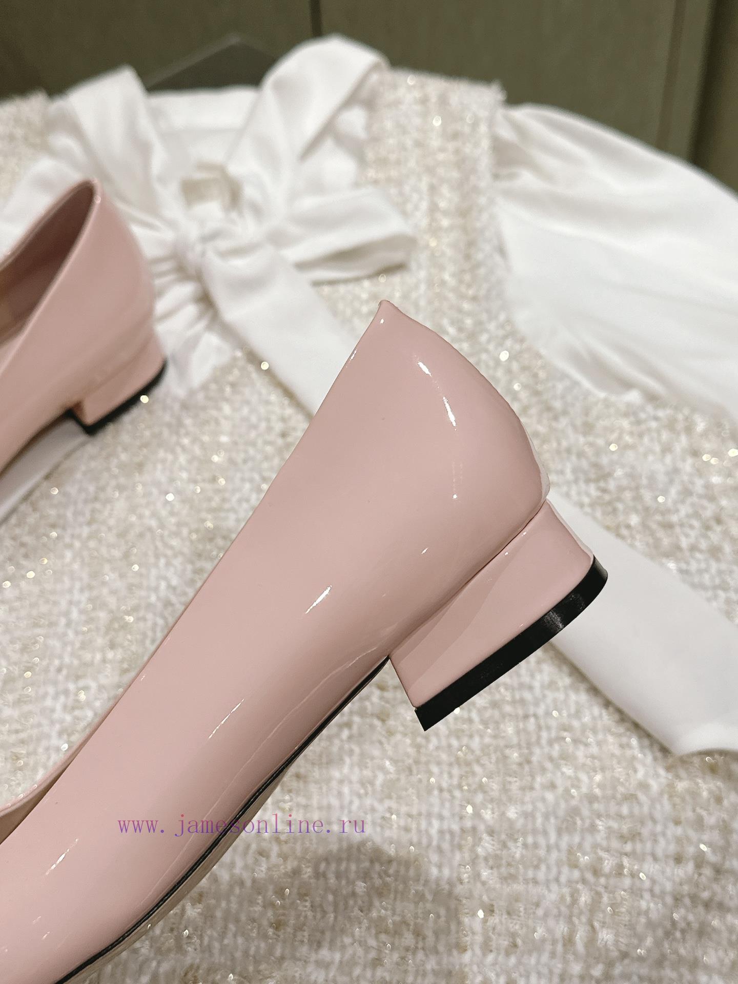 | ²⁰²4 ?? ??Ferragam"Ferragamo Spring/Summer Collection's new product features a square b10vkvikx - Image 7