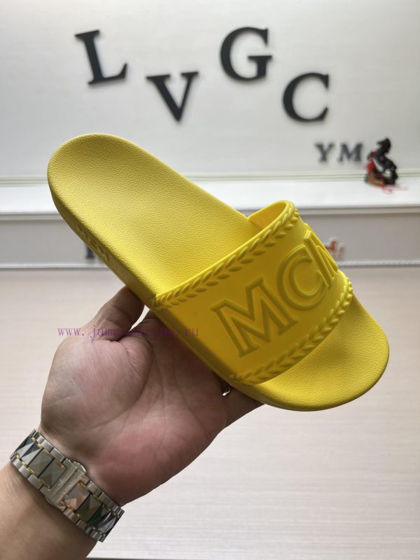 MCM's latest popular fashion slippers, with original 11 mold opening on the official websitepi78kqfl