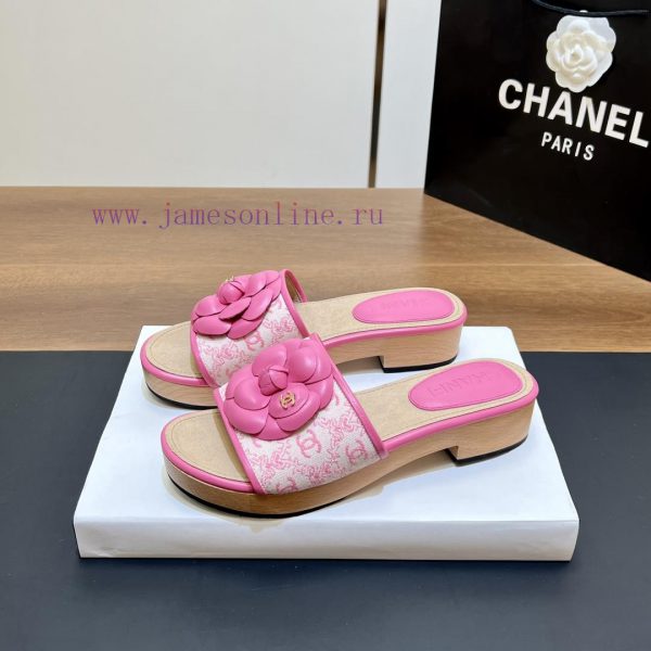 Top tierSynchronized Solid Wood Thick Bottom Slippers 2024 Summer New Chanel Camellia Cool Svwa8asz0