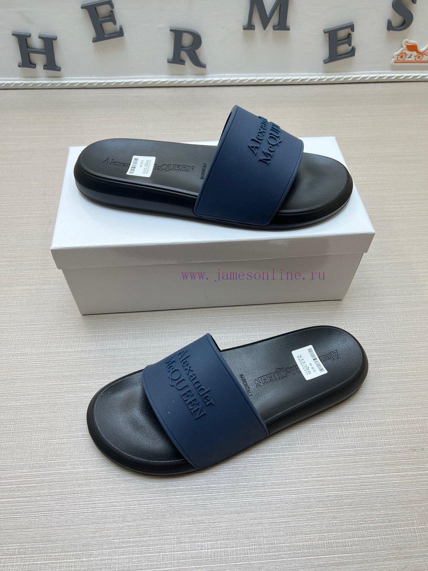 McQueen's latest thick soled one-piece slippers add a unique and charming power to the shoesvzsm16hr - Image 5