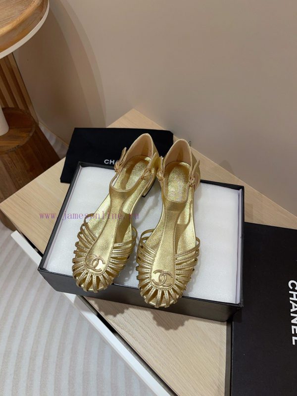 -24Fw new Chanel Roman flat sandalsCute enough to explode, rich heiress instantly looks retrgwvt7hwe