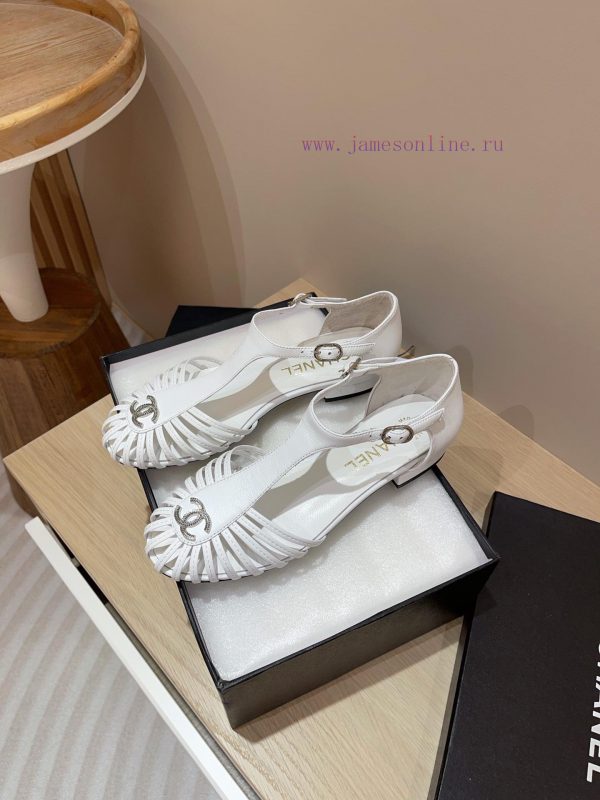 -24Fw new Chanel Roman flat sandalsCute enough to explode, rich heiress instantly looks retrth7q40ui - Image 3