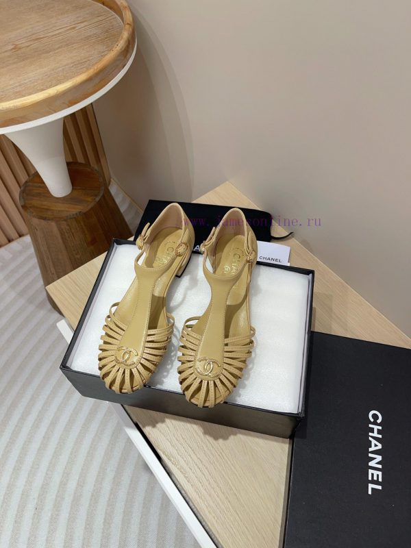 -24Fw new Chanel Roman flat sandalsCute enough to explode, rich heiress instantly looks retrrtlh6tn0
