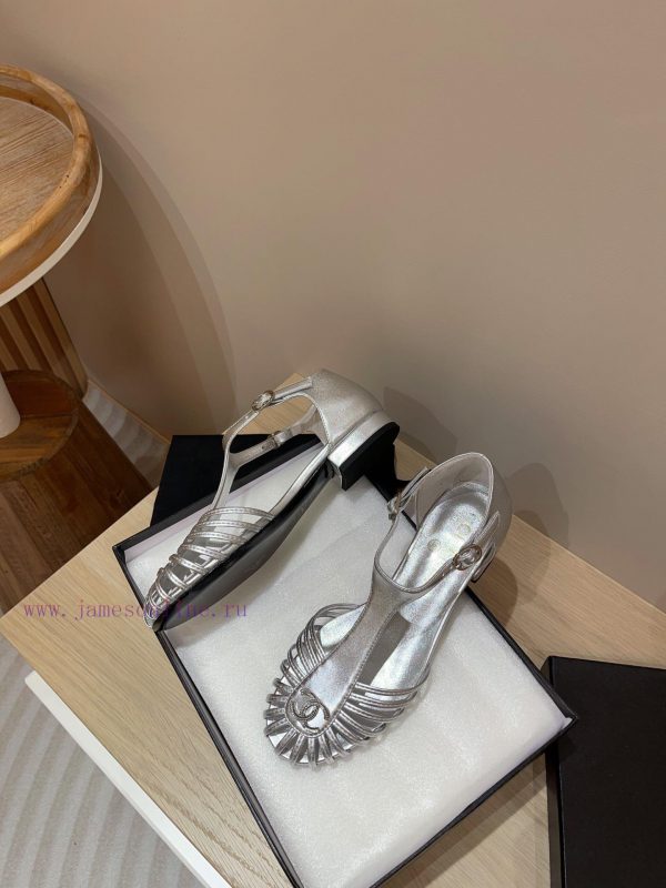 -24Fw new Chanel Roman flat sandalsCute enough to explode, rich heiress instantly looks retroijrk5dy - Image 4