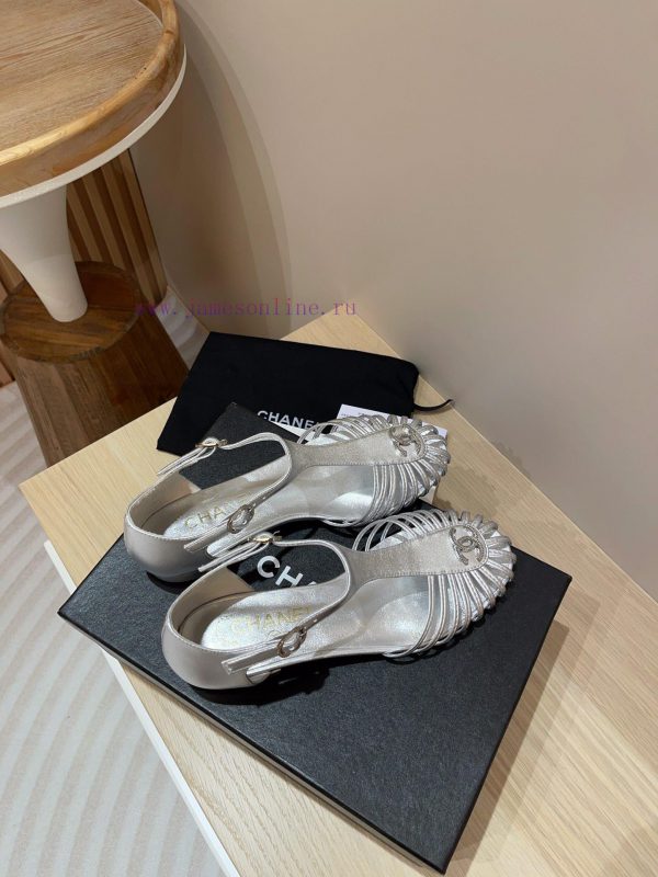 -24Fw new Chanel Roman flat sandalsCute enough to explode, rich heiress instantly looks retroijrk5dy - Image 5