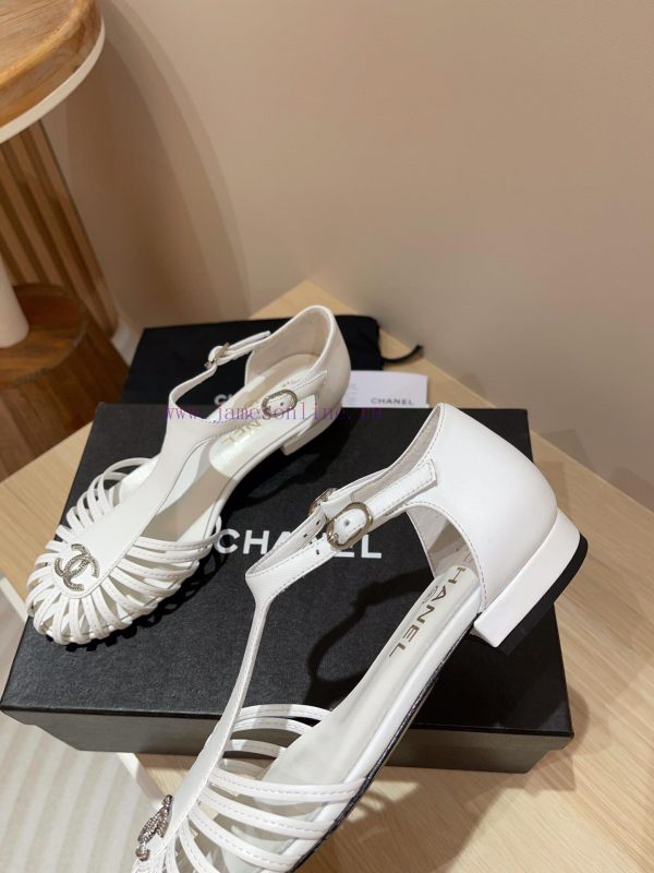 -24Fw new Chanel Roman flat sandalsCute enough to explode, rich heiress instantly looks retrth7q40ui - Image 7