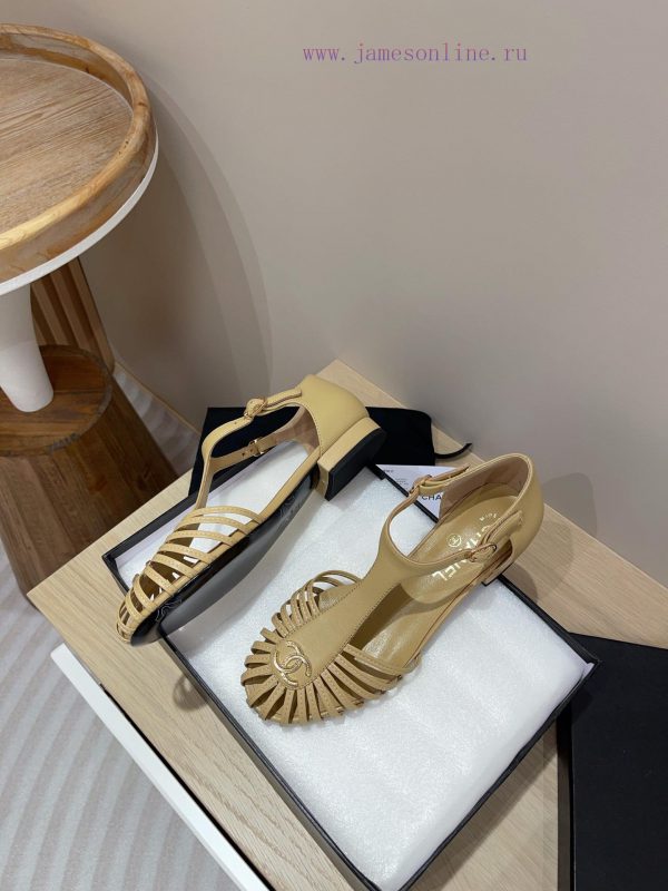 -24Fw new Chanel Roman flat sandalsCute enough to explode, rich heiress instantly looks retrrtlh6tn0 - Image 4
