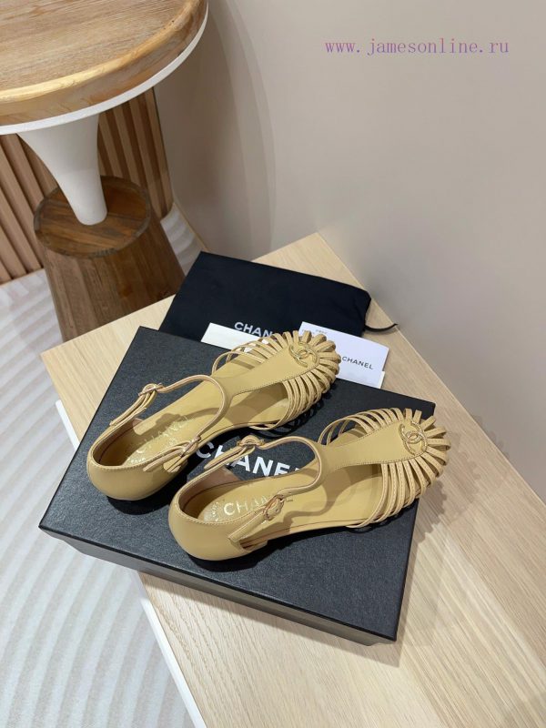 -24Fw new Chanel Roman flat sandalsCute enough to explode, rich heiress instantly looks retrrtlh6tn0 - Image 5