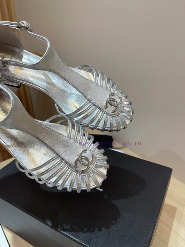 -24Fw new Chanel Roman flat sandalsCute enough to explode, rich heiress instantly looks retroijrk5dy - Image 8