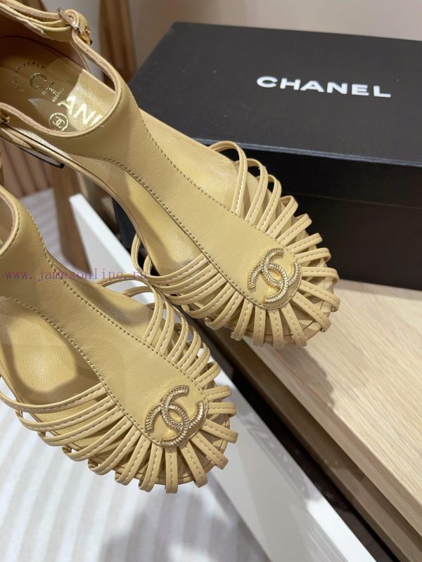 -24Fw new Chanel Roman flat sandalsCute enough to explode, rich heiress instantly looks retrrtlh6tn0 - Image 8