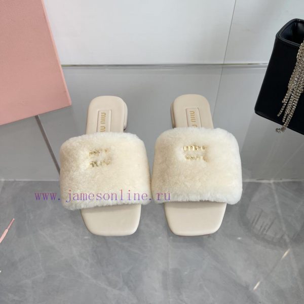 2 ⃣ ️0 ⃣ ️2 ⃣ ️4 ️⃣ Miumi * ss autumn and winter new flat bottomed woolen slippersTop tier——6ds2iujs