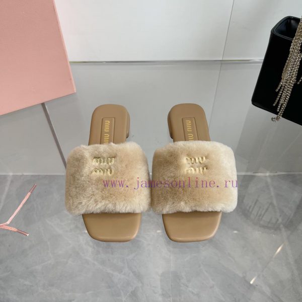 2 ⃣ ️0 ⃣ ️2 ⃣ ️4 ️⃣Miumi*ss New autumn and winter flat wool slippersTop tier—————————Zp's deqgus6moy