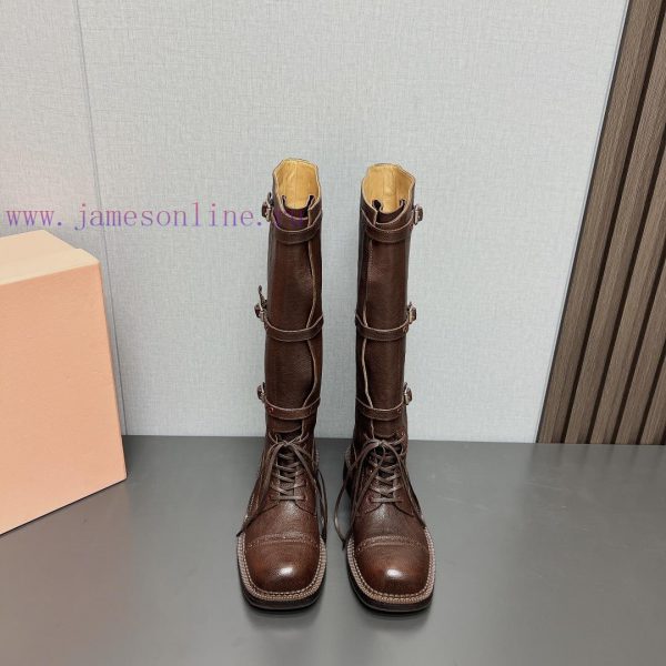 Top tierMIUMIU 2024 vs Autumn/Winter Latest Fashion Explosive CollectionSquare toe thick soldz95qg3c