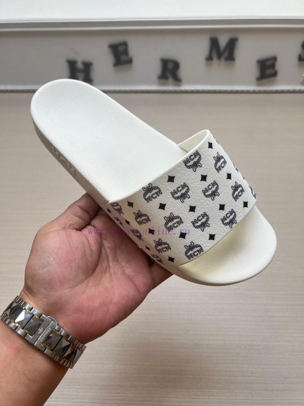 MCM's latest popular fashion slippers, with original 11 mold opening on the official websitegin861et