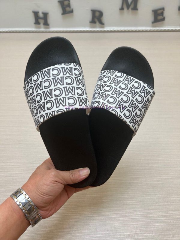 MCM's latest popular fashion slippers, with original 11 mold opening on the official websitepylo2xjr - Image 3