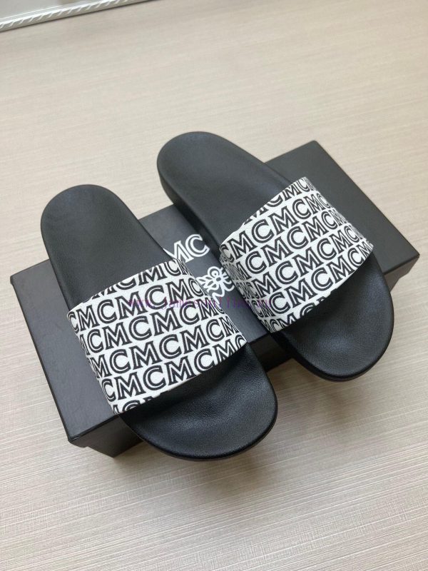 MCM's latest popular fashion slippers, with original 11 mold opening on the official websitepylo2xjr - Image 4