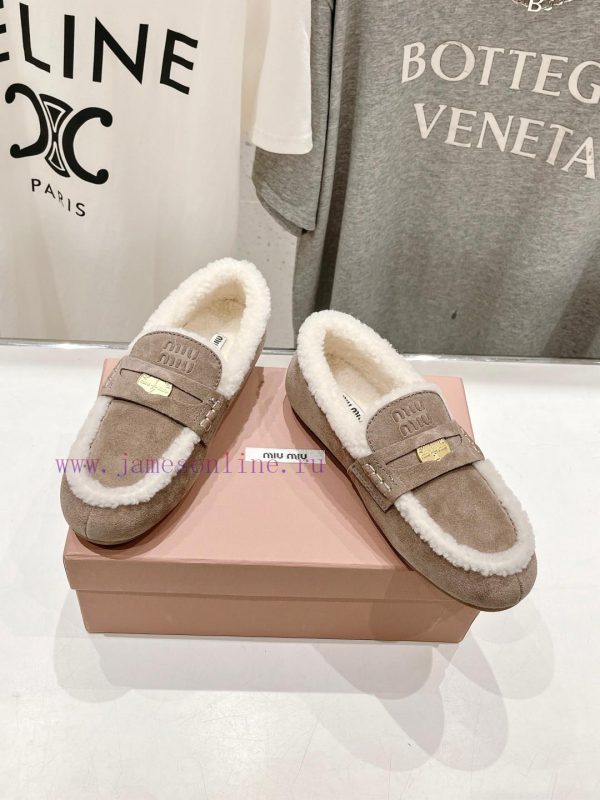 . MiuM * u/Miu * Miu 2024 Autumn/Winter Fashion Style Coin Driving Shoes with Mao Le Fu Shoenkdjet5b - Image 4