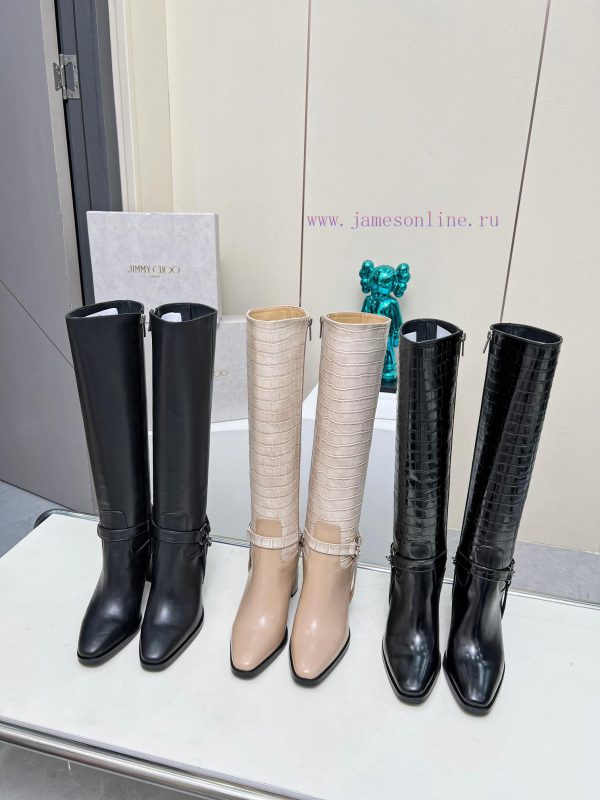 JlMMY CHOO Zhou Yangjie 2024 ??In 2024, live up to the spring scenery. Wear Jimmy Choo's fulu41e3a4u - Image 11
