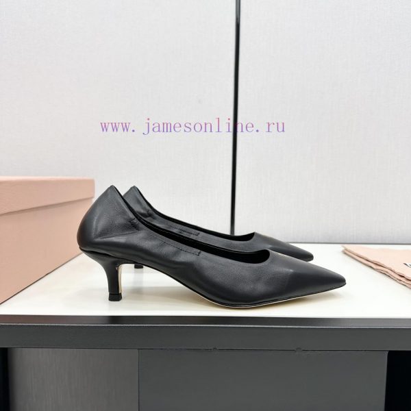 Top tierMiu Miu Miu Miu ㊙️ 24ss Autumn/Winter New Collection British StyleThe MiuMiu runway y9vsazxc