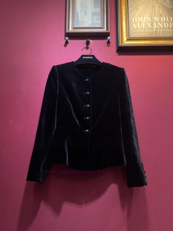 ⃣ ️4 ⃣ Velvet has always been a must-have element in autumn and winter fashion, with a round ferjf23a