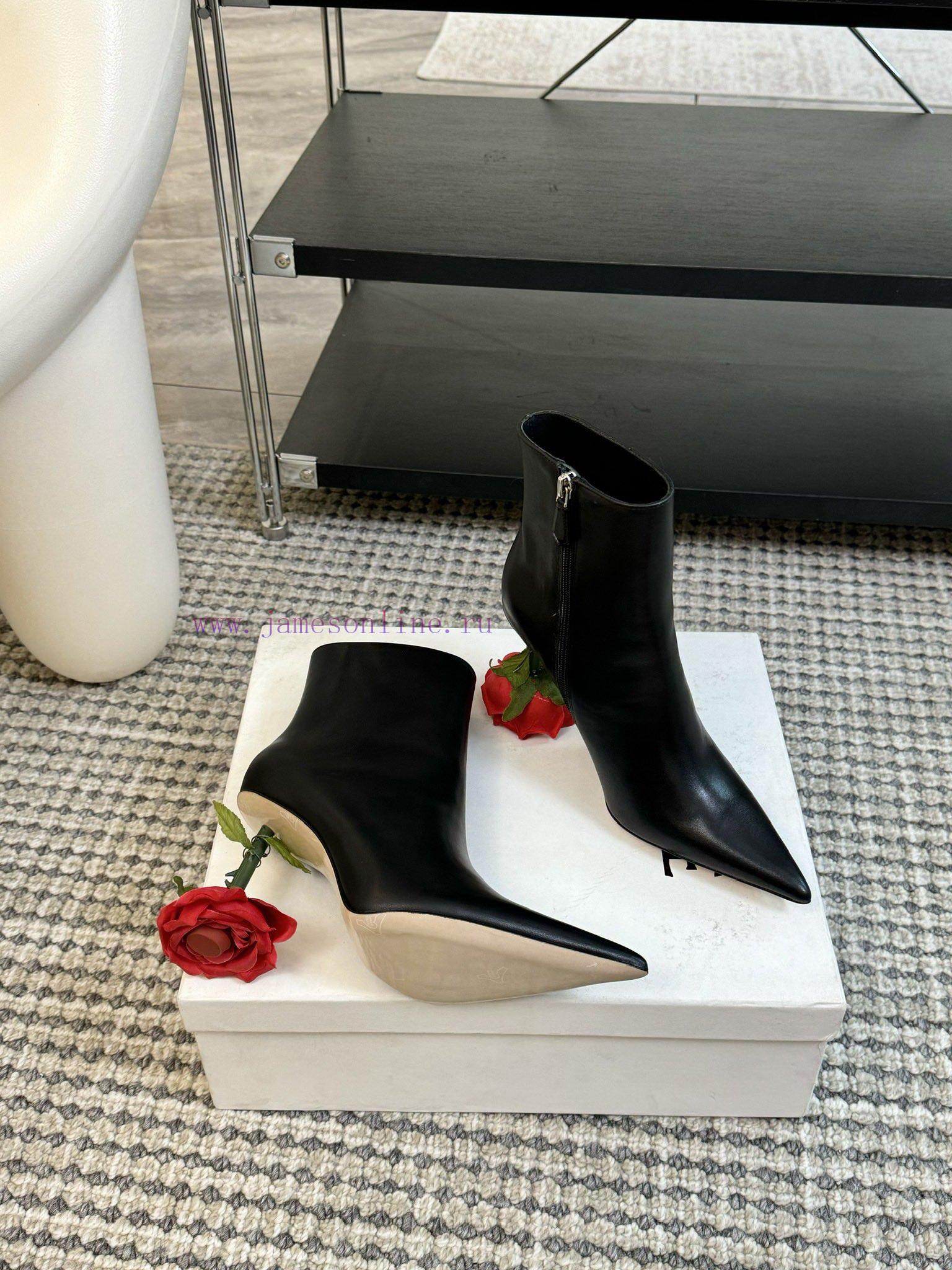 παντοφλεσ στα αγγλικα | Loewe 2024 New Autumn/Winter Fashion Show Balloon And Short Boots ️ Artwork Worn On The Feet Wi ewy86v6o | παπουτσια παιδικα καλοκαιρινα - Image 5